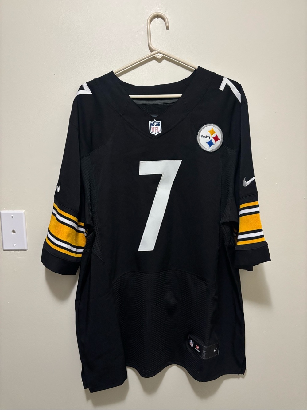 Nike On Field Pittsburgh Steelers Ben Roethlisberger #7 Jersey (Men's Size 52